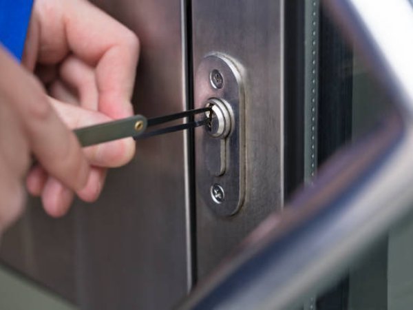 Safe Installation & Opening